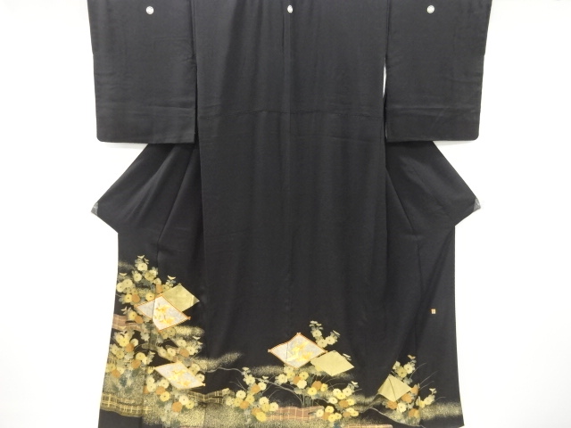 アンティーク　作家物　金彩菊に鶴模様刺繍留袖(比翼付き)